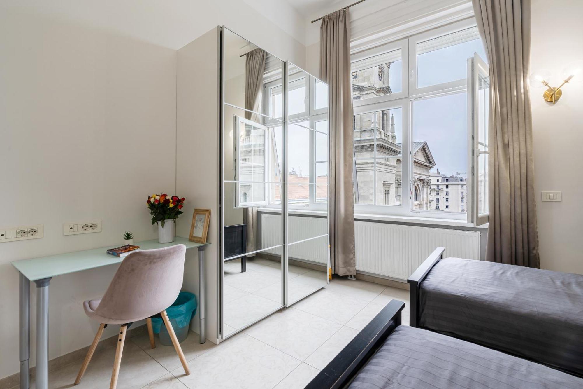 בודפשט Basilika Monnalisa Luxury 3 Bedrooms Apartment With Amazing View Need Reservation X Free Parking מראה חיצוני תמונה